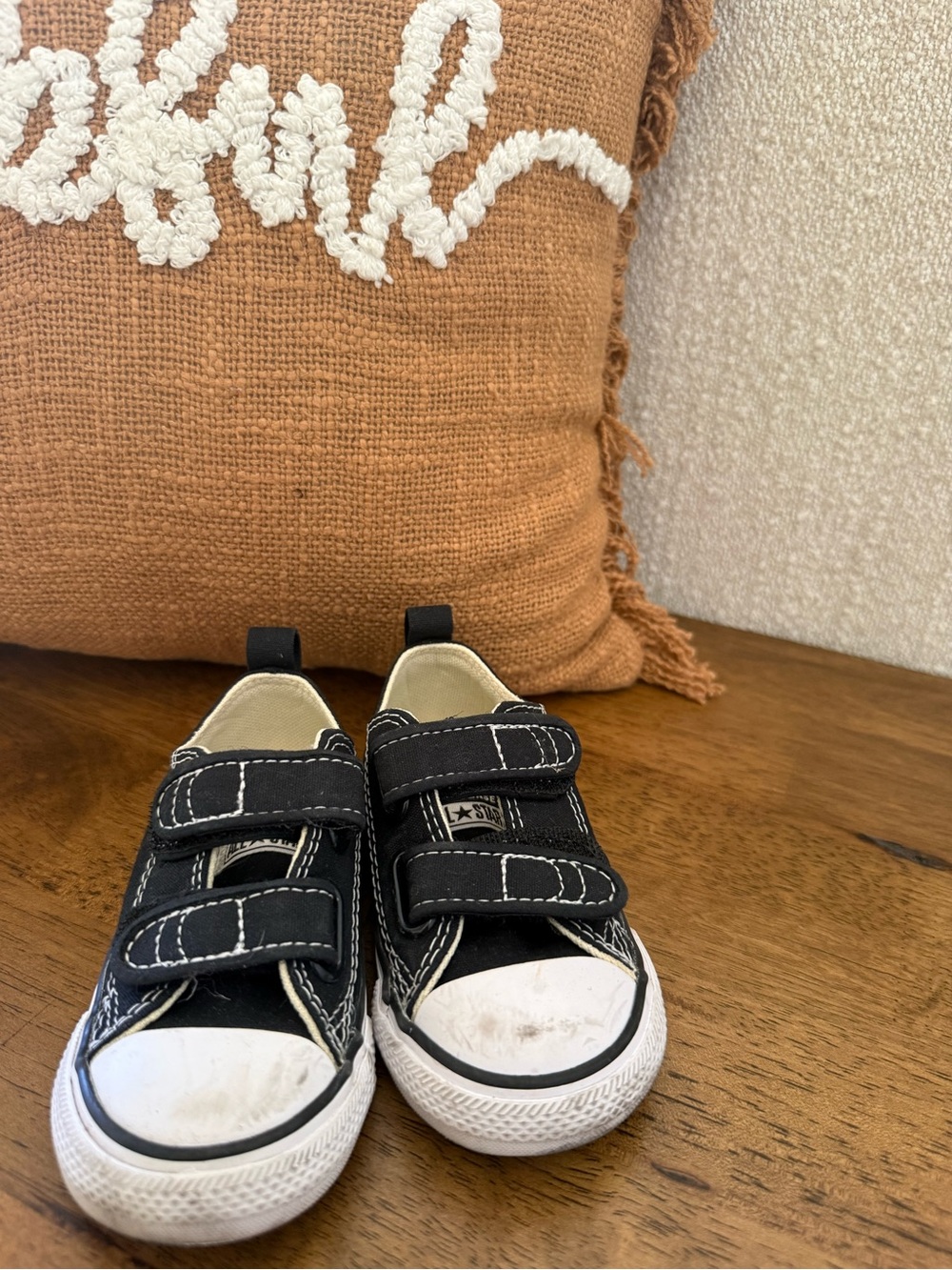 Converse Chuck Taylor Toddler Black Velcro Sneakers Size 6